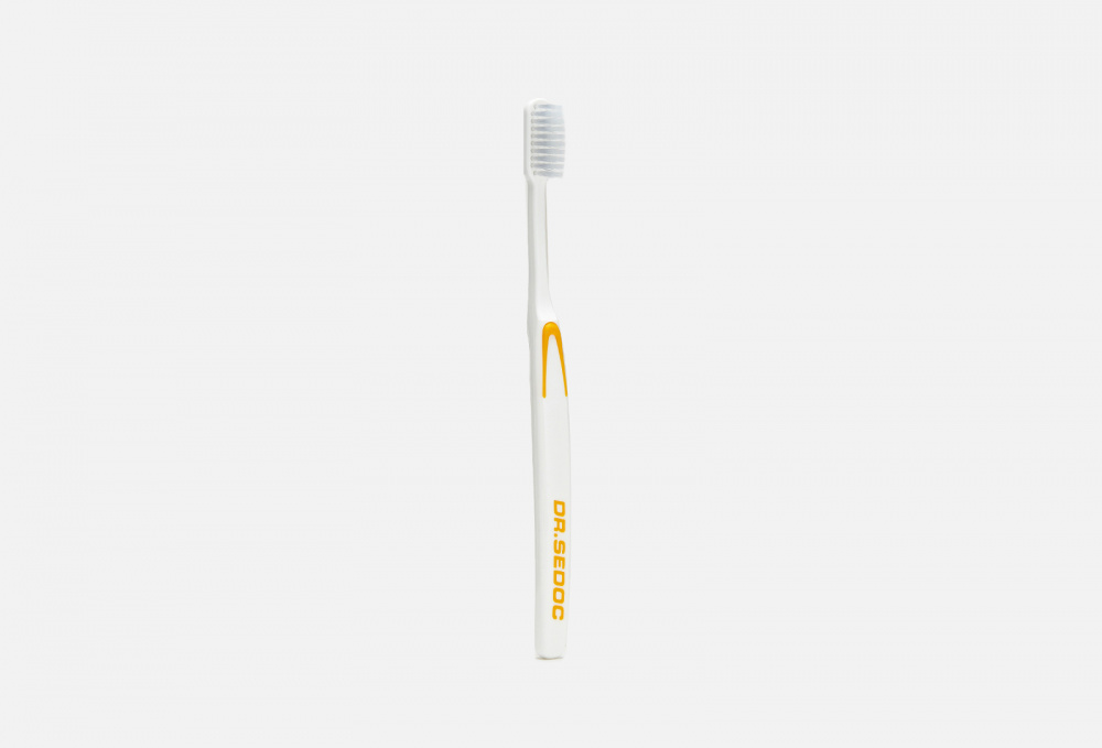 Купить Супертонкая зубная щетка для чувствительных десен (средняя жесткость), CJ LION