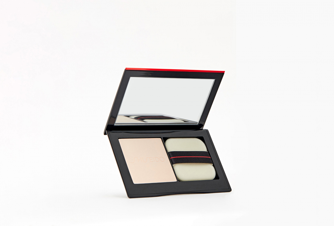 Невидимая компактная пудра с шелковистой текстурой Shiseido SYNCHRO SKIN INVISIBLE SILK PRESSED POWDER